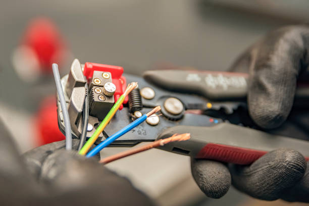 Best Affordable Emergency Electrician  in Gibson City, IL
